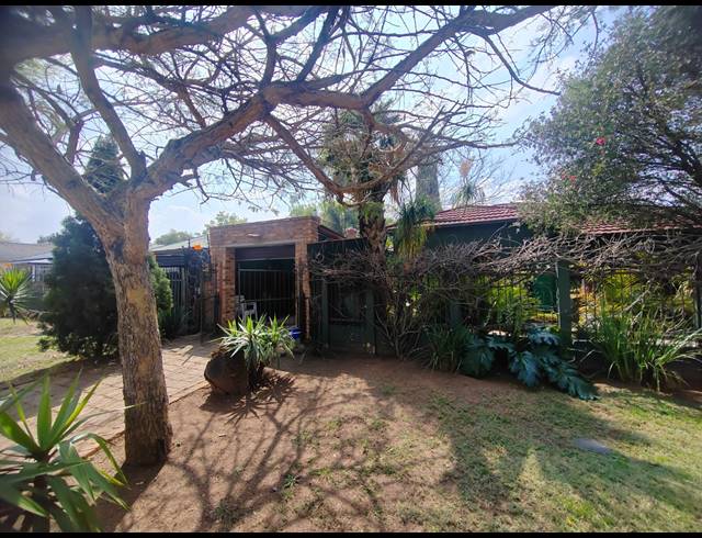 3 BEDROOM FREESTANDING FOR SALE IN BOKSBURG CENTRAL